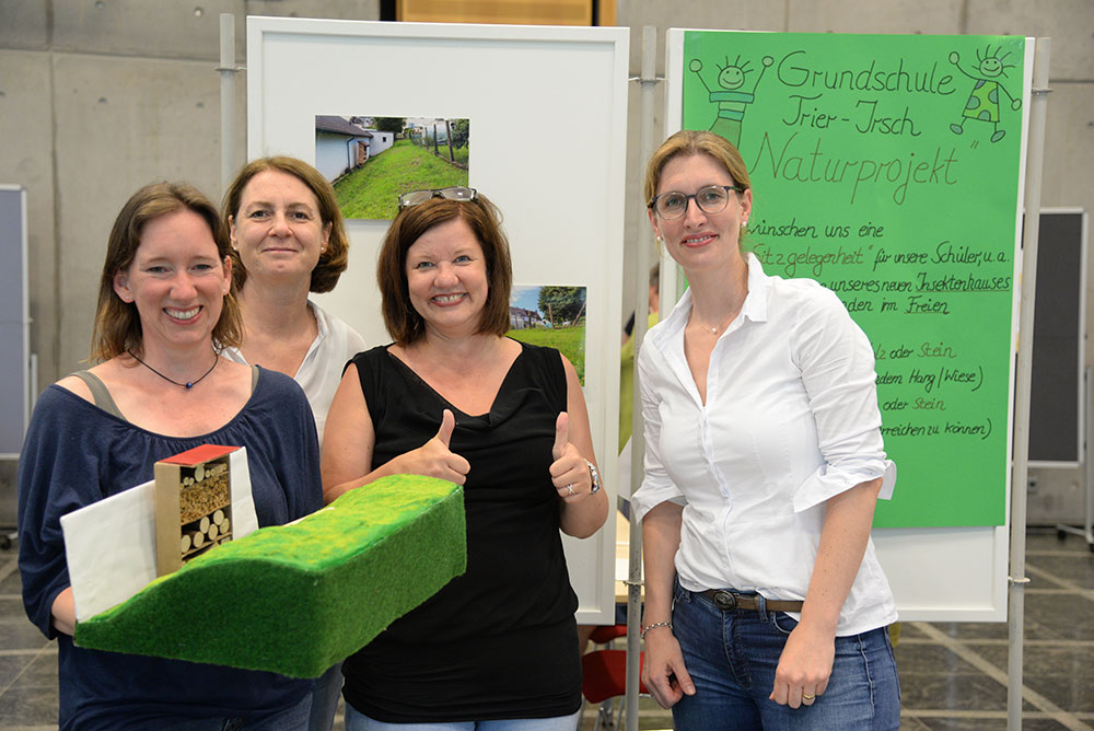 Grundschule-Irsch-Sitzreihen-zugeschnitten